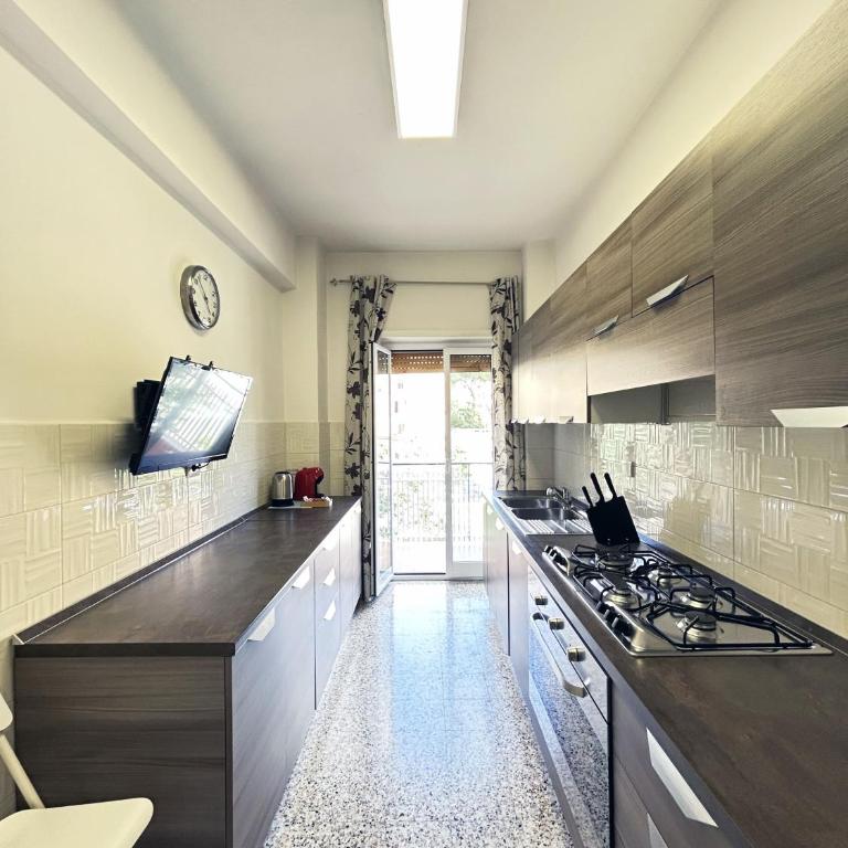 Prella House Roma 50 mt da Metro B Jonio - Appartement 3 Chambres - 4