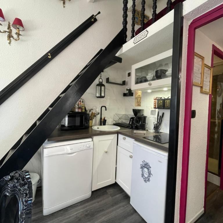 Studio Baroque - Clim - Parking - Pinède - Proche Village naturiste - One-Bedroom Apartment - 5