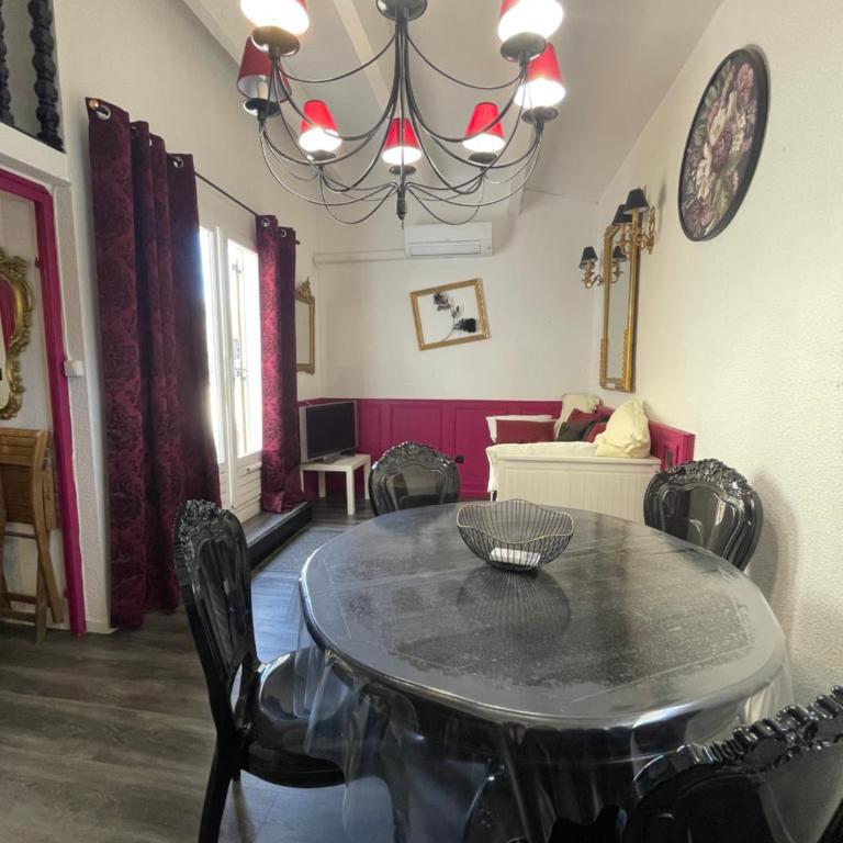 Studio Baroque - Clim - Parking - Pinède - Proche Village naturiste - One-Bedroom Apartment - 16