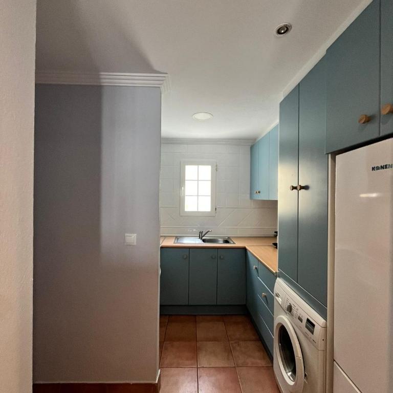 Red Sea Rent Home La veleta Torrevieja ALICANTE - Three-Bedroom Apartment - 40