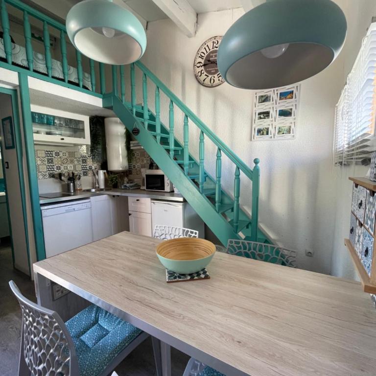 Studio Émeraude -Parking- Clim - Pinède - Proche Village Naturiste - Appartement 1 Chambre - 13