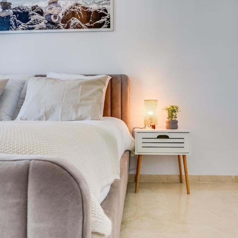 Ultimate Rentals - Heerlijk Appartement Op Loopafstand Van Het Strand - Gezamenlijk Zwembad - Apartment - 2