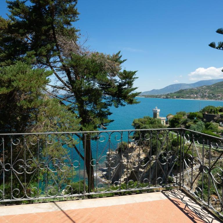Lighthouse View Villa with Sea View Terrace and Garden - Villa con 2 Camere da Letto - 16