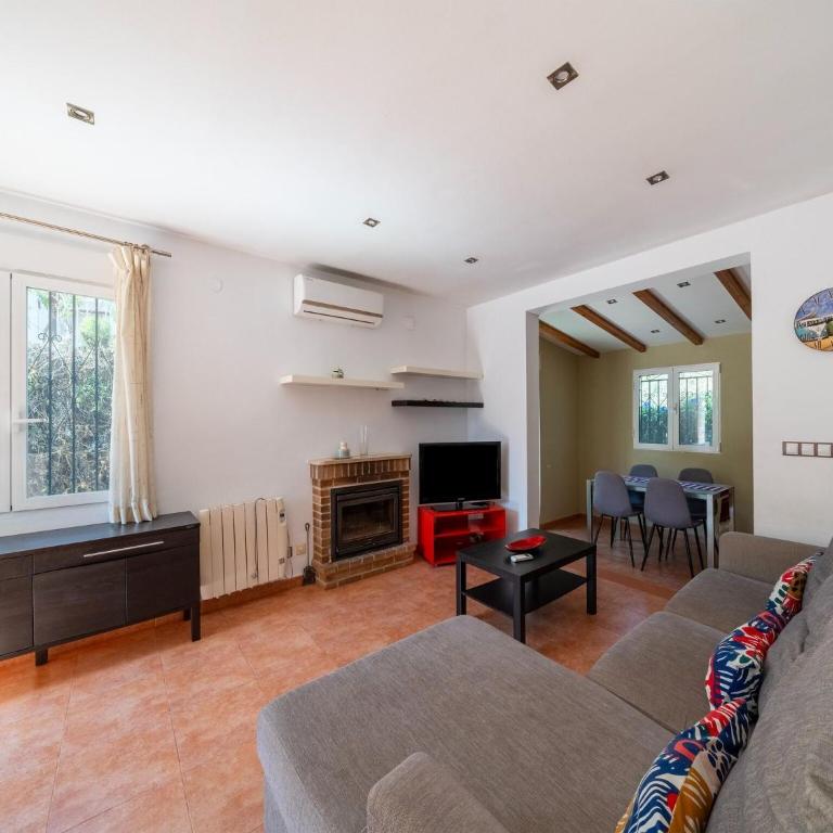 Holiday Home in Denia with Pool & Garden - Casa Vacacional de 3 dormitorios - 10