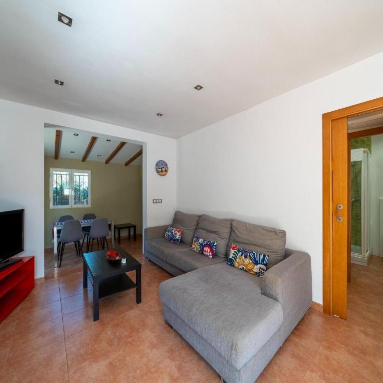 Holiday Home in Denia with Pool & Garden - Casa Vacacional de 3 dormitorios - 8
