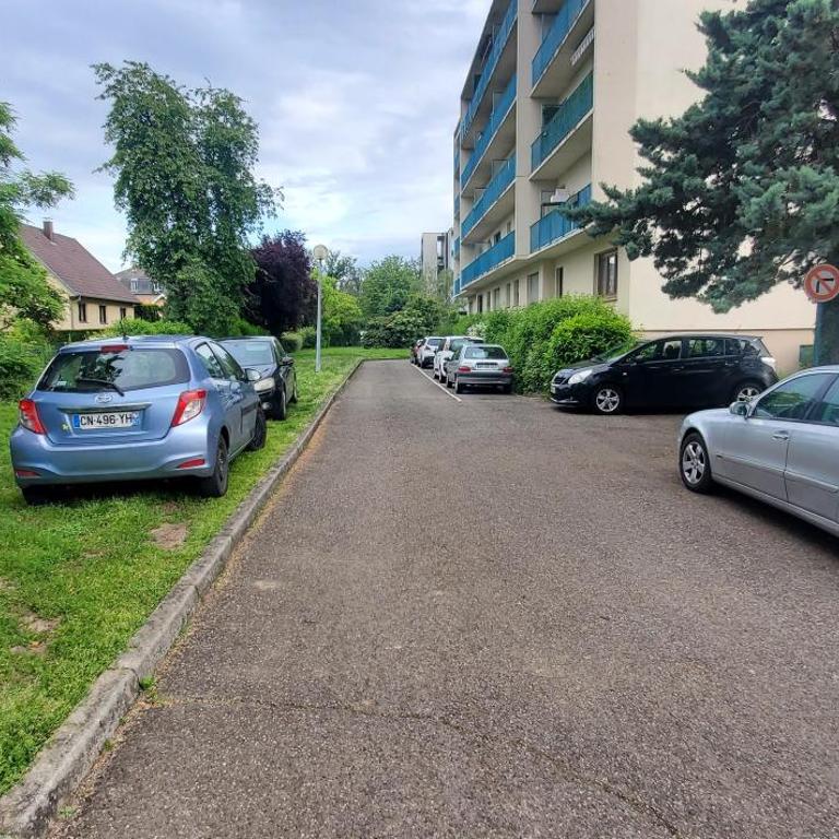 Studio RDC calme avec parking fermé près autoroute et tram C - One-Bedroom Apartment - 24
