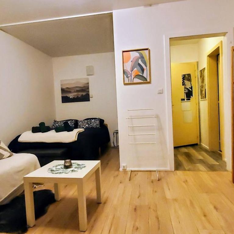Studio RDC calme avec parking fermé près autoroute et tram C - One-Bedroom Apartment - 22