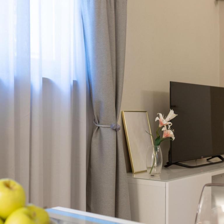 Suite near River, Relax and Design behind the Tower - One-Bedroom Apartment - 5