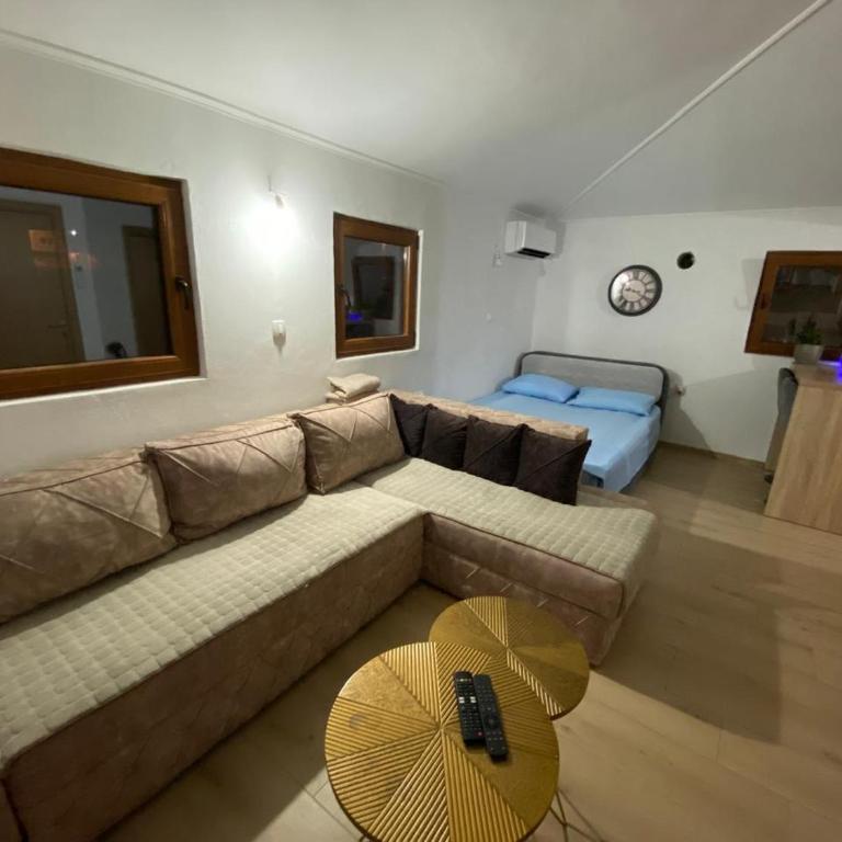 Apartmani Knezevic - Apartment with View and Balcony - 12