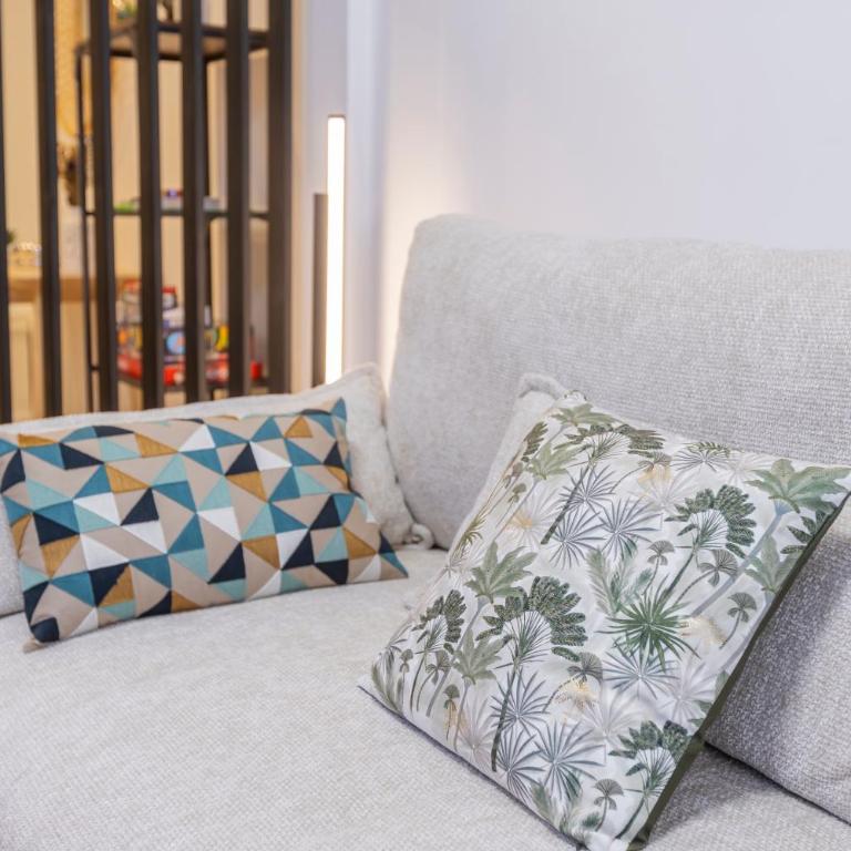 Fully renovated apartment in the heart of Fuengirola, 2 min walk to the beach - Two-Bedroom Apartment - 11