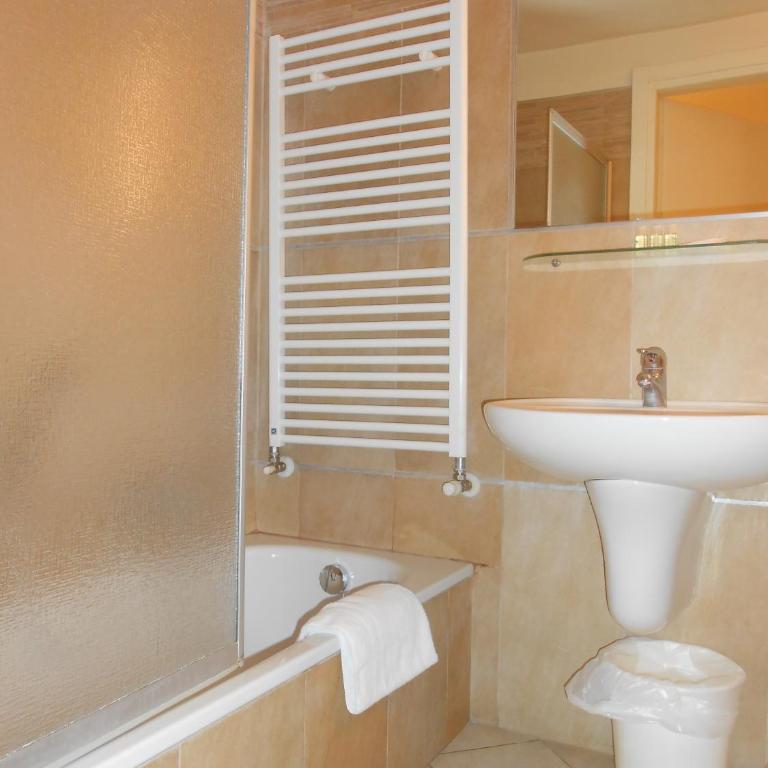 Hotel Atlantic - Camera Tripla - 5