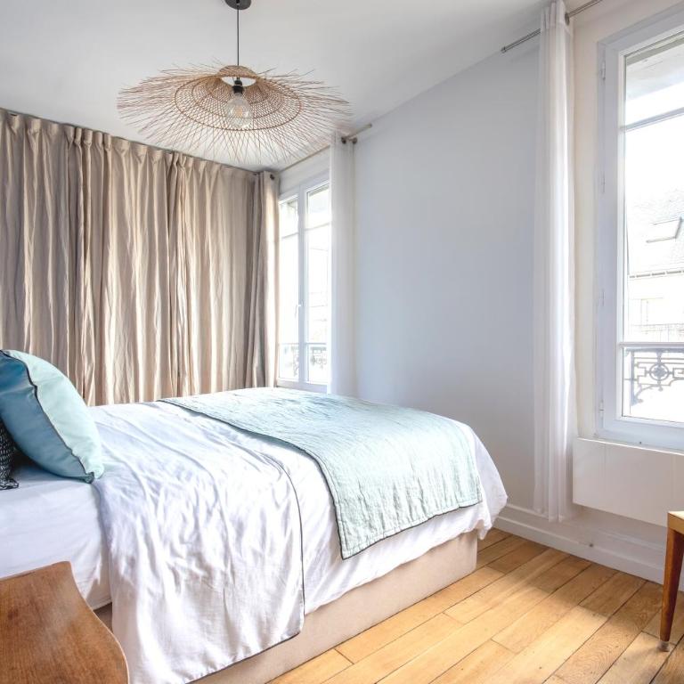 Luxury top floor duplex near Le Marais - Two-Bedroom Apartment - 15