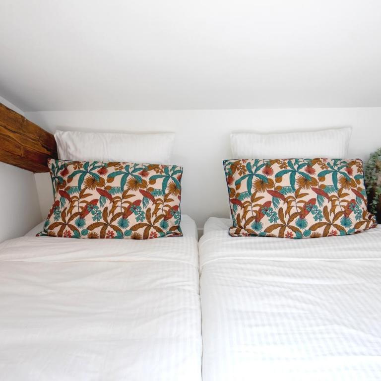 Luxury top floor duplex near Le Marais - Two-Bedroom Apartment - 16