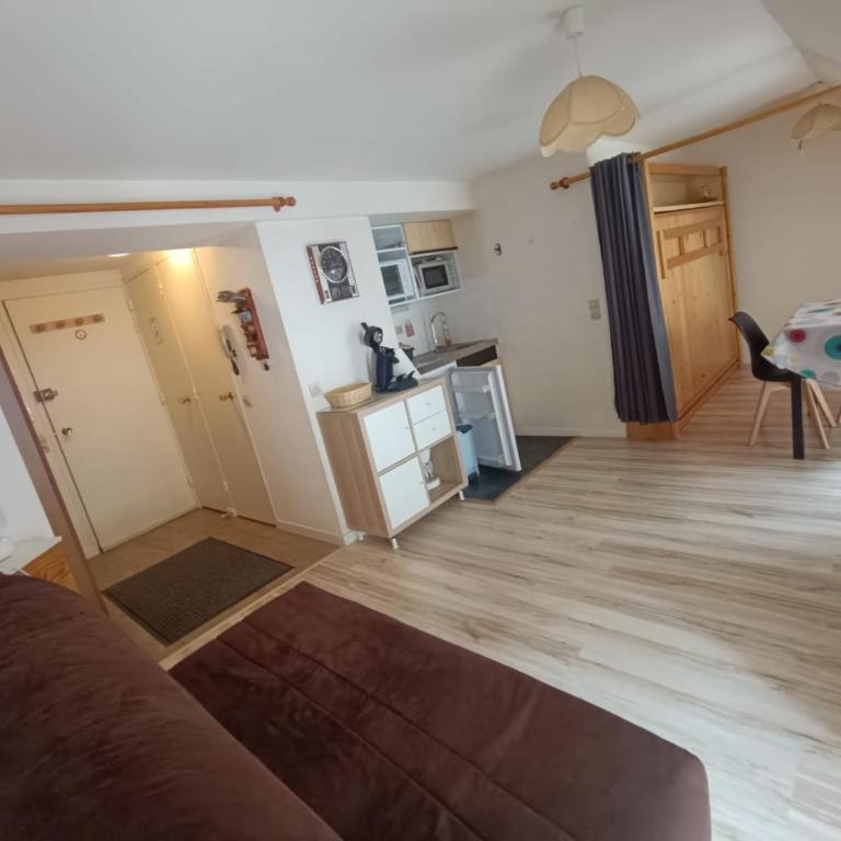 Studio classé 4 personnes face aux Thermes, avec coin nuit - One-Bedroom Apartment - 1