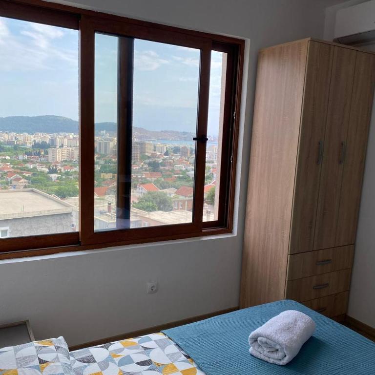 Apartmani Knezevic - Apartment with City View - 5