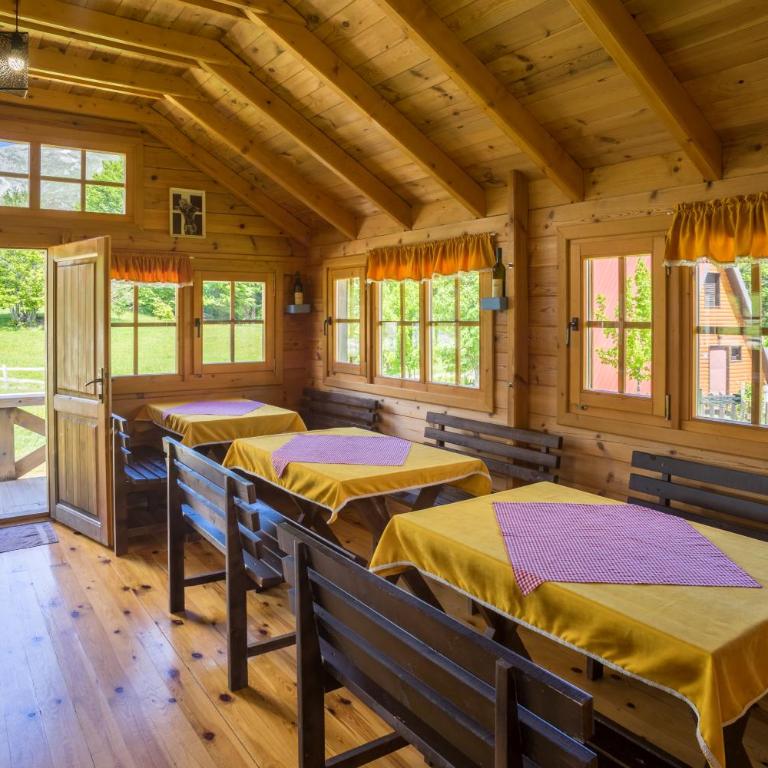 Maple village - Four-Bedroom House - 9