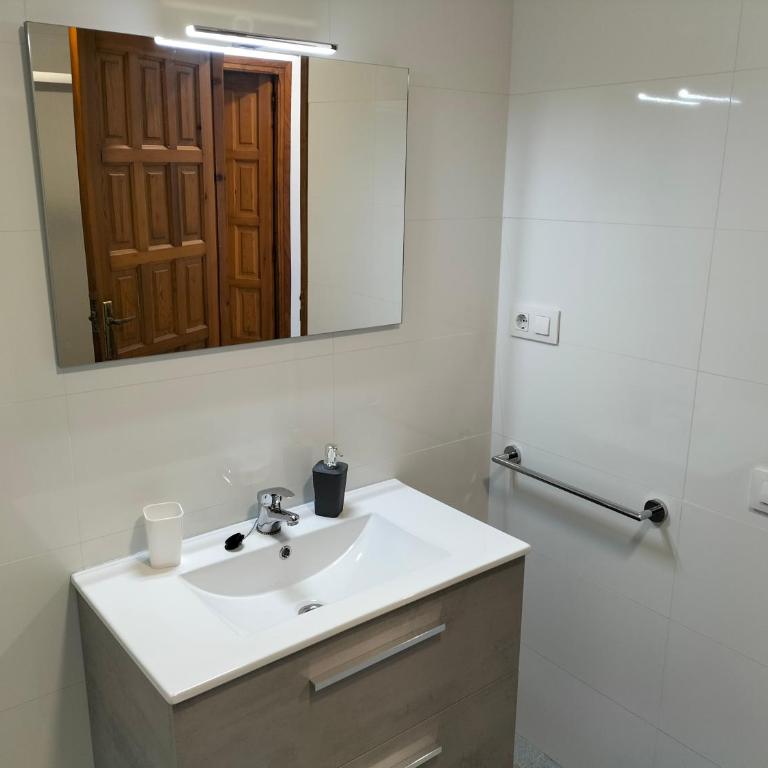 ApartiaBeach Apartamentos - Apartamento de 3 dormitorios - 4