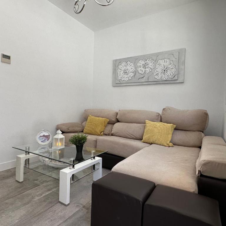 A1 - Apartamento en La Carihuela, 2 dormitorios, Wifi, a 100 metros de la playa - Apartment - 12