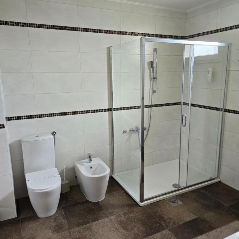 Apartmani Zlatna Kruna - Apartman sa 3 Spavaće Sobe - 2