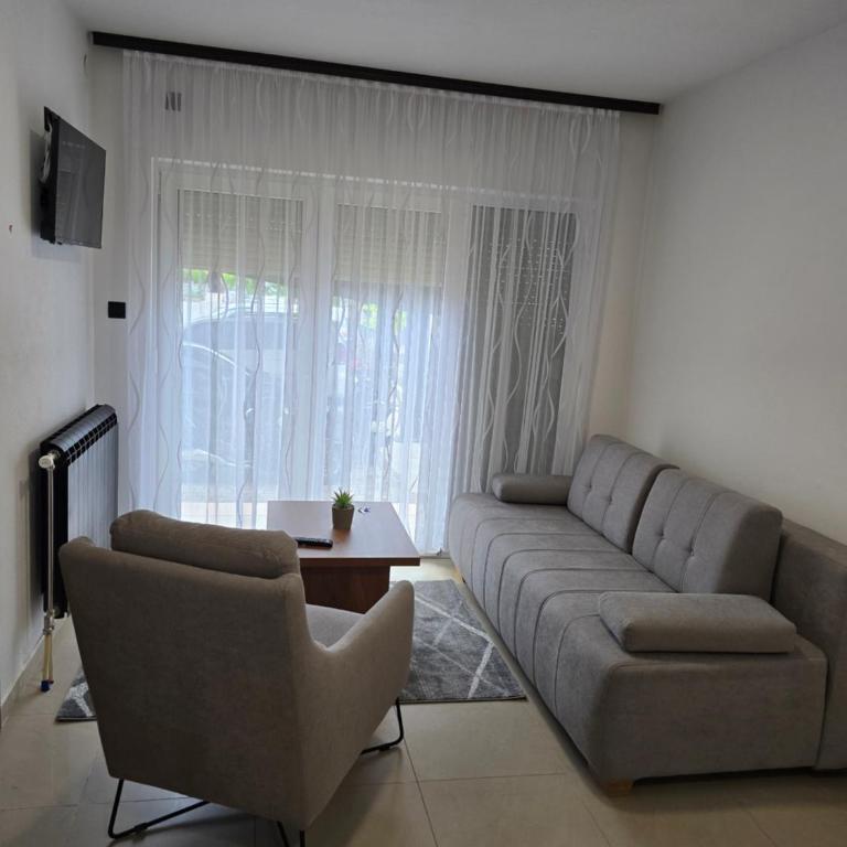 Apartmani Zlatna Kruna - Apartman sa 3 Spavaće Sobe - 6