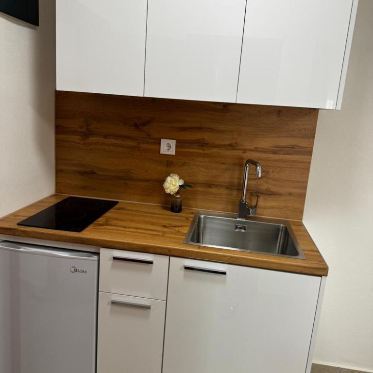 Lajla Apartments - Studio - 2