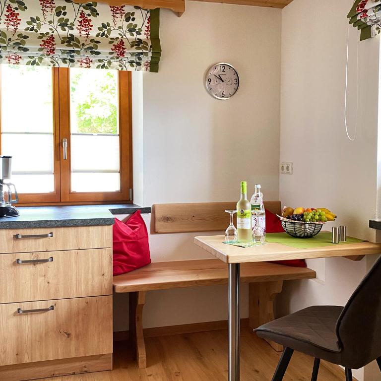 Landhaus Heisenbauer - Apartment mit 1 Schlafzimmer und Terrasse - 10