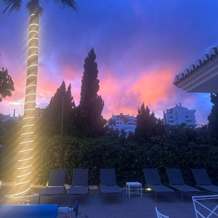 Lets in the Sun - Villa Sunset - Villa - 36