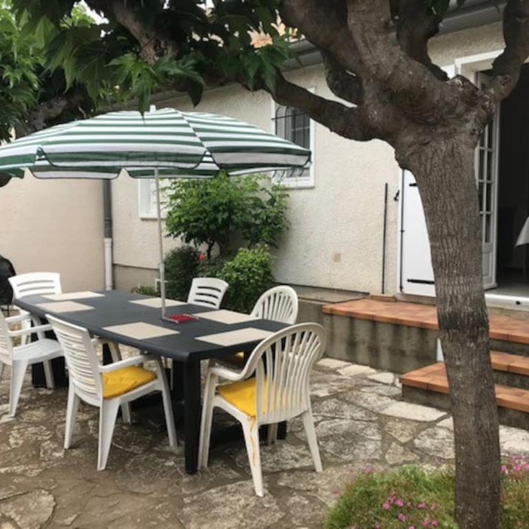 AGENCE JF IMMO -Villla plain pied climatisée spacieuse 6 pers proche des plages - V0303 - Villa 2 Chambres - 7