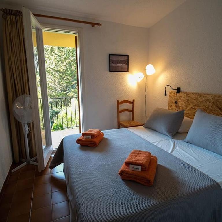 Cal Melu - Four-Bedroom House - 9
