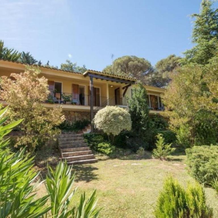 Cal Melu - Four-Bedroom House - 37