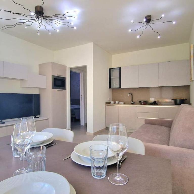 Soleil Apartment - Front Lake - Appartamento con 2 Camere da Letto - 1