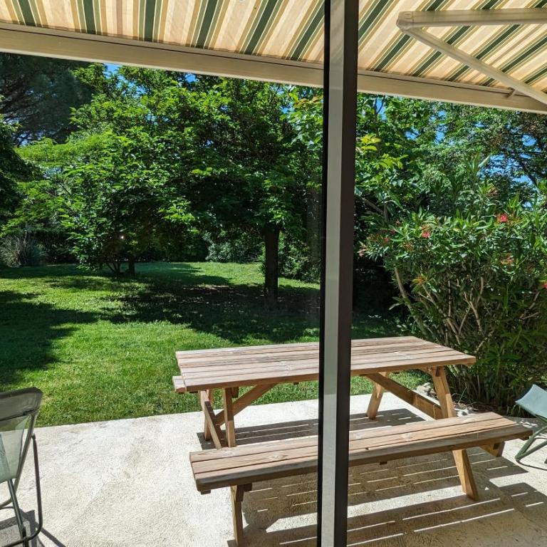 Rez-de-jardin indépendant dans ferme maraichère bio avec grand jardin privatif clos et arboré - Maison 2 Chambres - 4