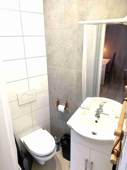 Studio CORNER - One-Bedroom Apartment - 19