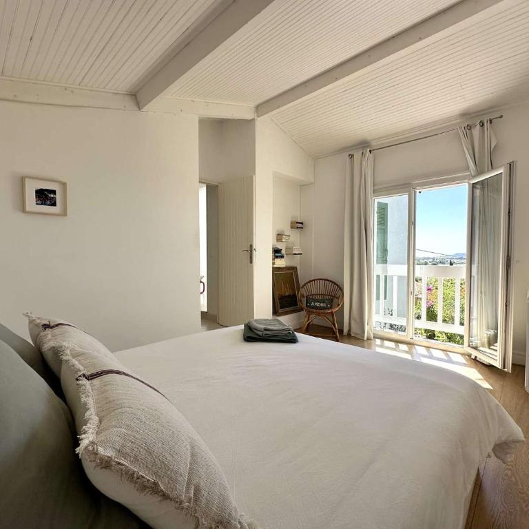 La Tancade, villa pour 8 personnes avec vue mer à 5 minutes de la plage de L'Almanarre à Hyères - Villa mit 3 Schlafzimmern - 35