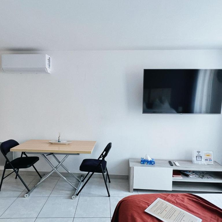Domus Via Domitia - Studio avec Balcon - 9