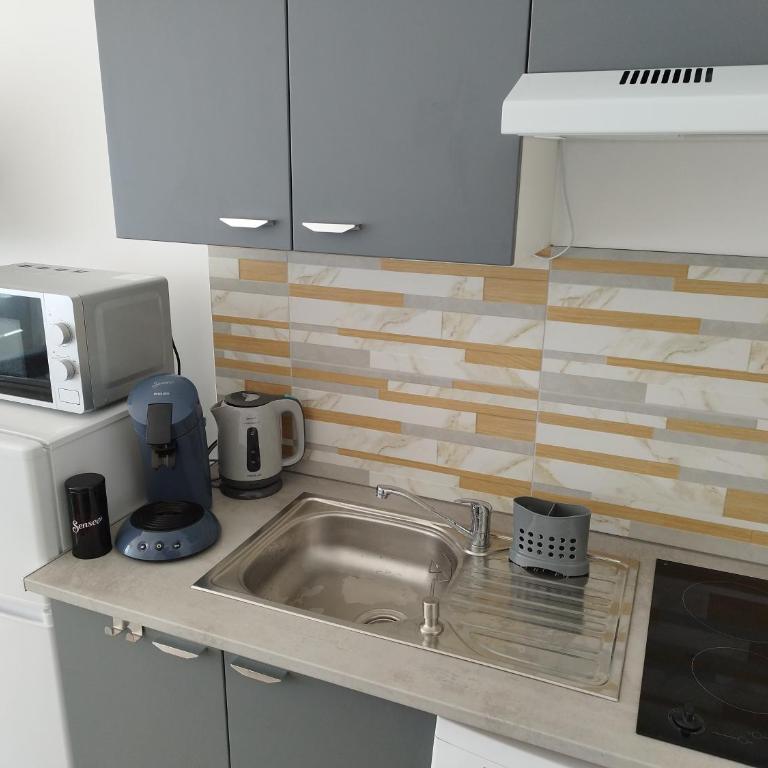 Charmant studio à 2 pas de la plage - Apartamento - Planta baja - 11
