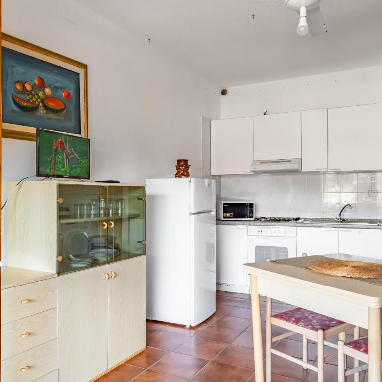 GuestHost - Stintino Lovely APT near Pelosa Beach W Parking! - Appartamento con 2 Camere da Letto - 4