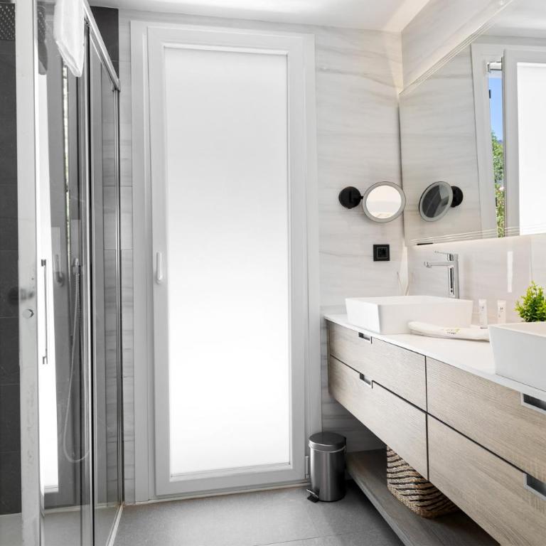 ViVi Homes - Villa Yara Pool, Sauna, Jacuzzi & Cinema - Villa con piscina privada - 51