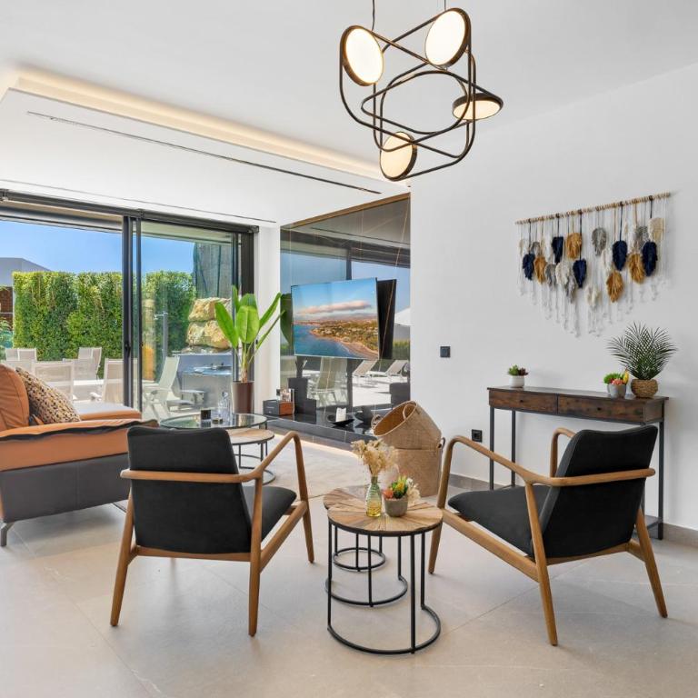 ViVi Homes - Villa Yara Pool, Sauna, Jacuzzi & Cinema - Villa con piscina privada - 59