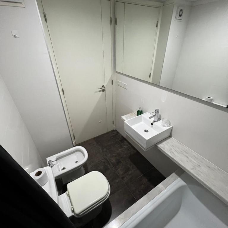 Palermo Soho Aparts Guatemala - HERITAGE HOUSE - Estudio Deluxe con cama grande - 5