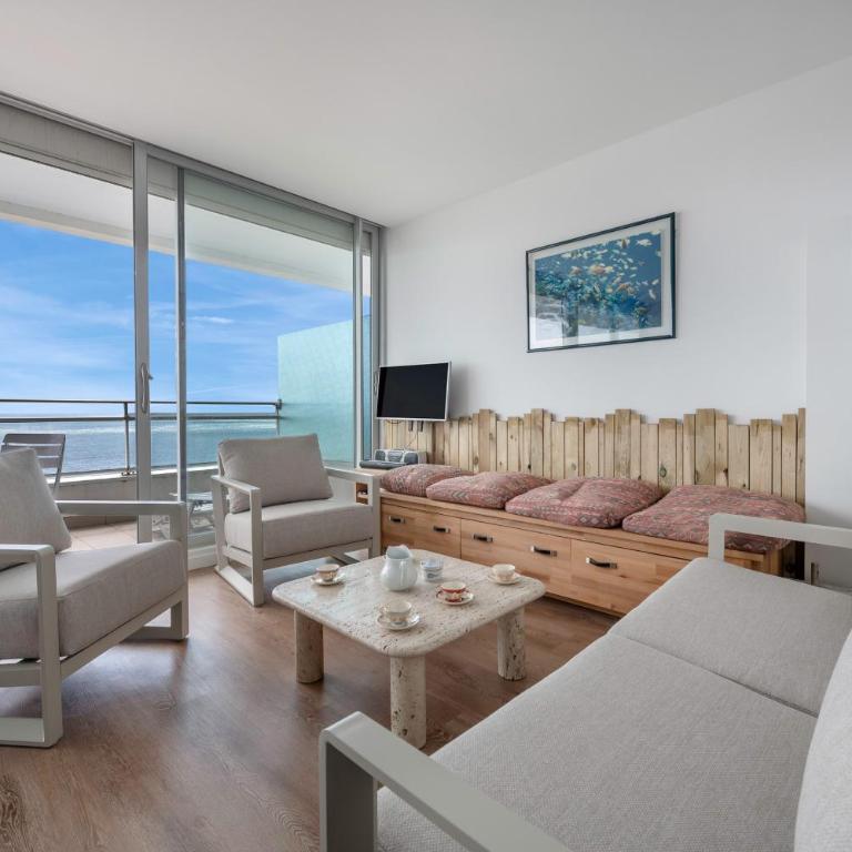 Appartement pour 6, vue mer à 40m de la plage - Apartment - 1