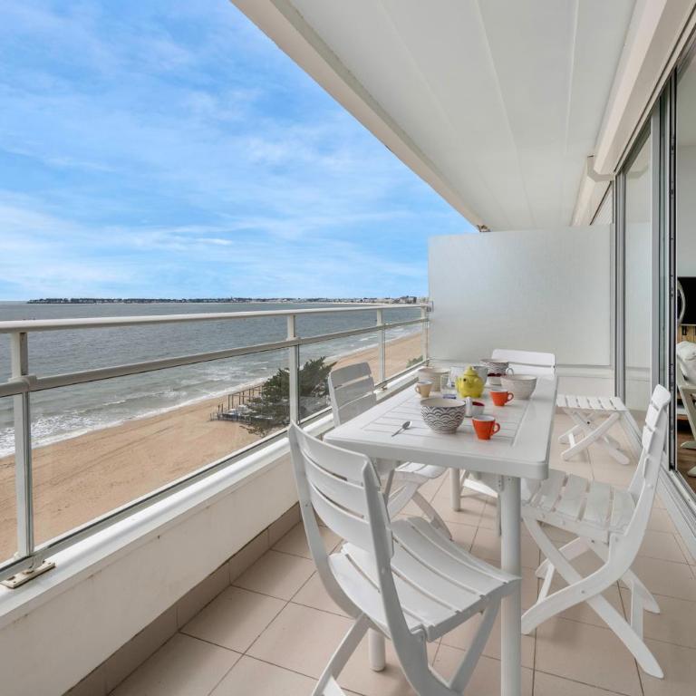 Appartement pour 6, vue mer à 40m de la plage - Apartment - 2