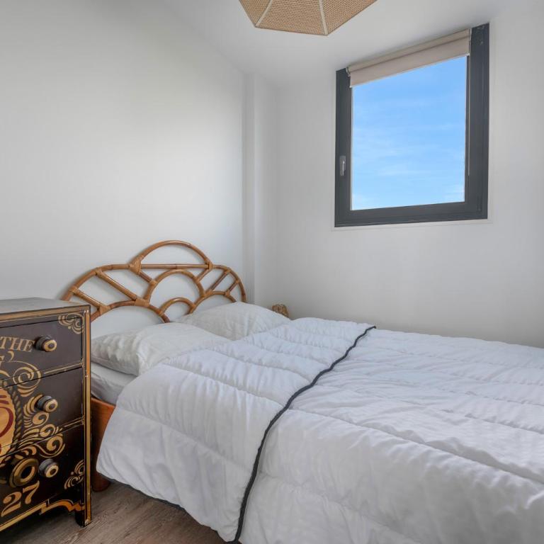 Appartement pour 6, vue mer à 40m de la plage - Apartment - 7