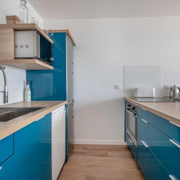 Appartement pour 6, vue mer à 40m de la plage - Apartment - 13