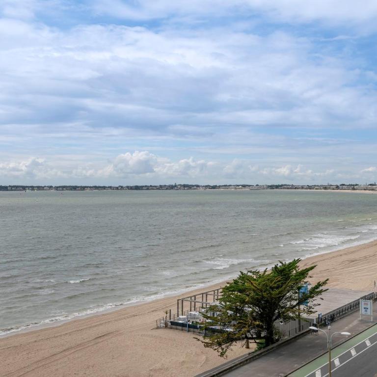Appartement pour 6, vue mer à 40m de la plage - Apartment - 17