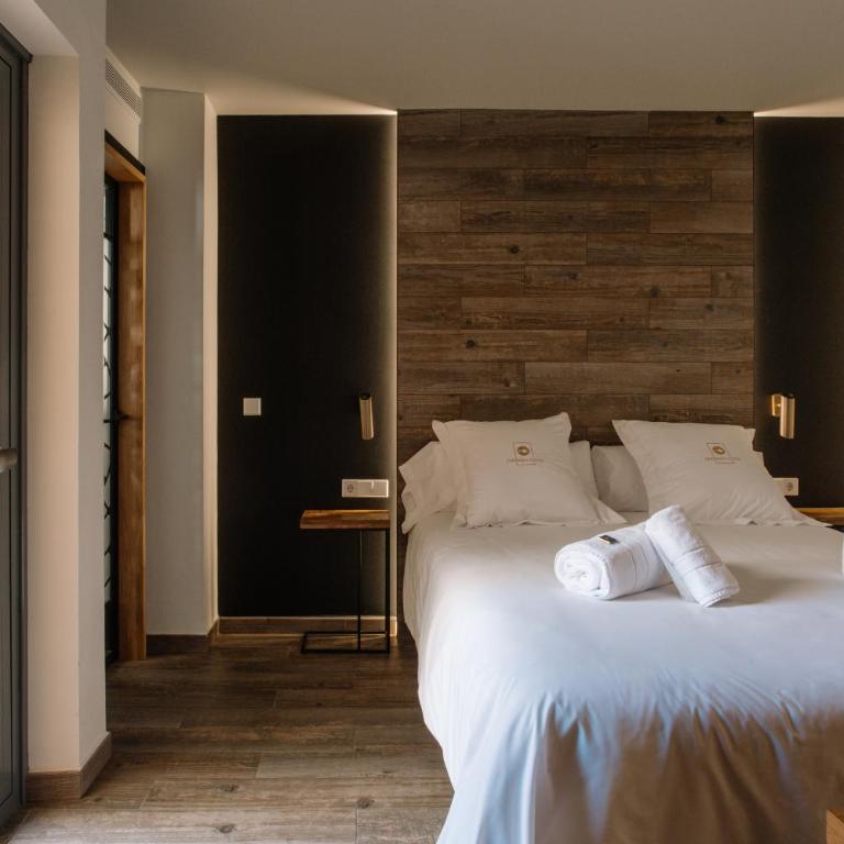 Pou - Habitación Doble con baño privado - 25