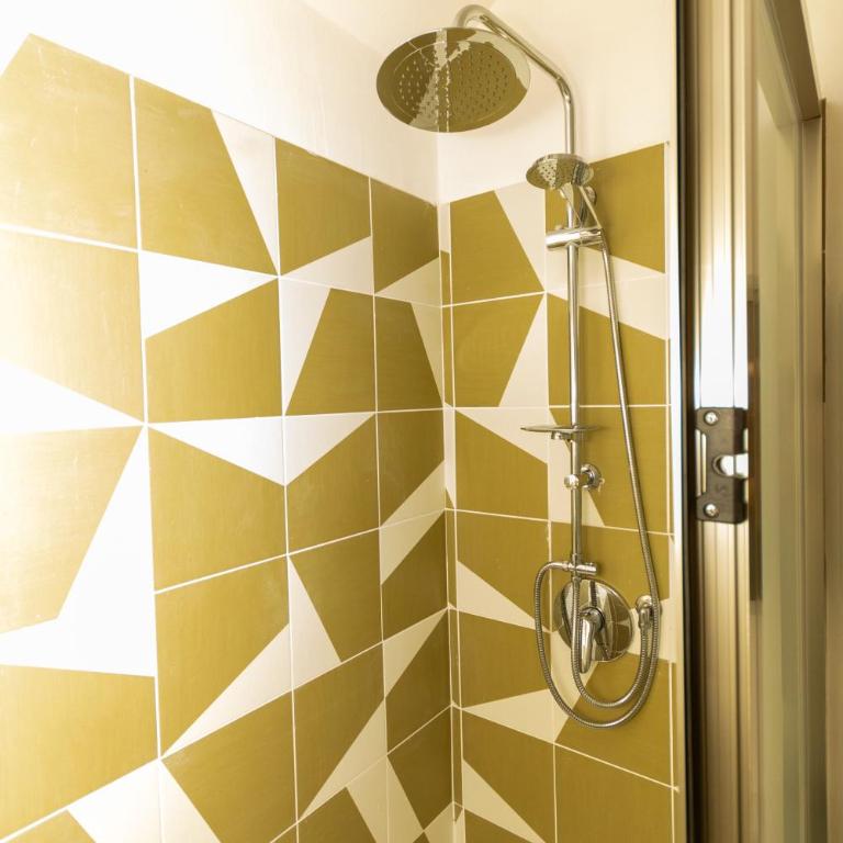 Il Porto & I Marinai Rooms - One-Bedroom Apartment - 4