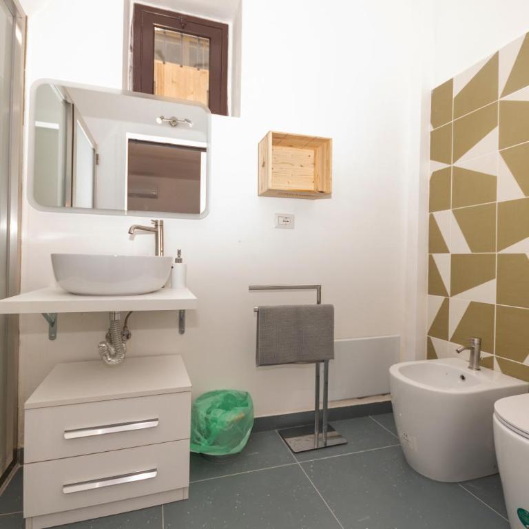 Il Porto & I Marinai Rooms - One-Bedroom Apartment - 3