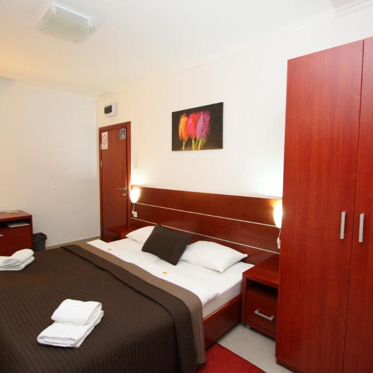 Guesthouse Villa Inn - Double Room - 22