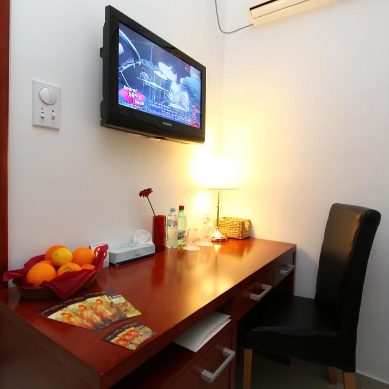 Guesthouse Villa Inn - Economy Triple Room - 13